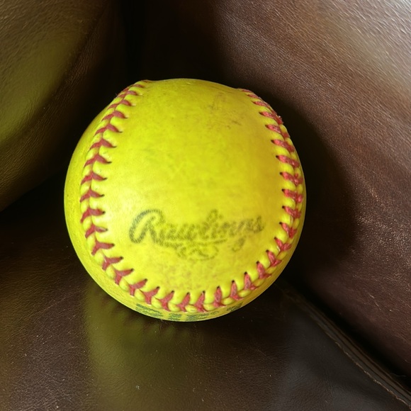 Easton Pink Sapphire Fastpitch Bat / Rawlings Softball Bundle - Picture 7 of 8